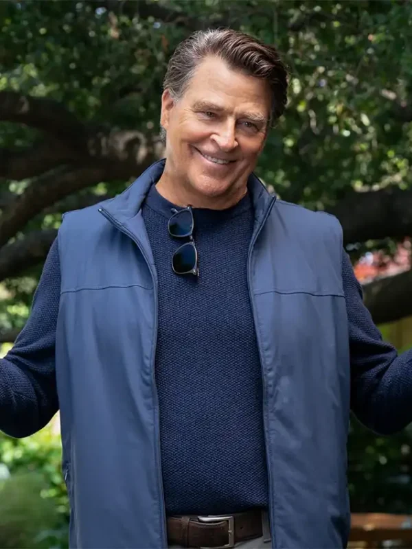 Derek Shrinking Season 02 Blue Vest