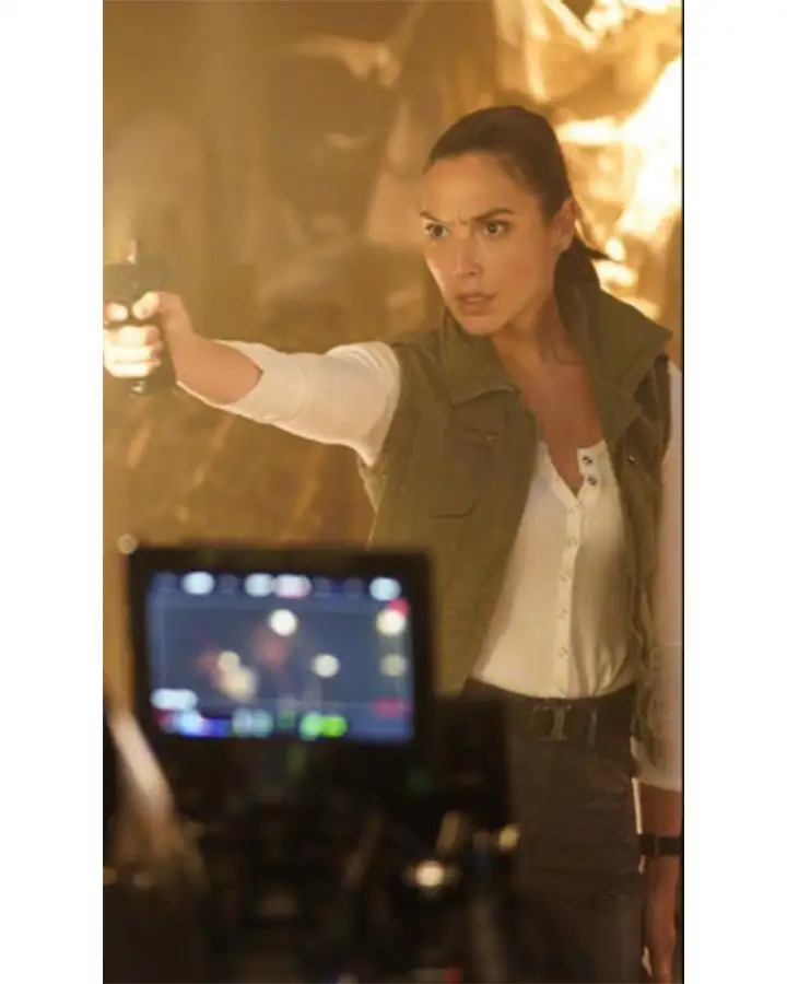 Gal Gadot Red Notice Bishop Cotton Green Vest Gal Gadot Red Notice Bishop Cotton Green Vest