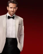 Nolan Red Notice Ryan Reynolds White Suit