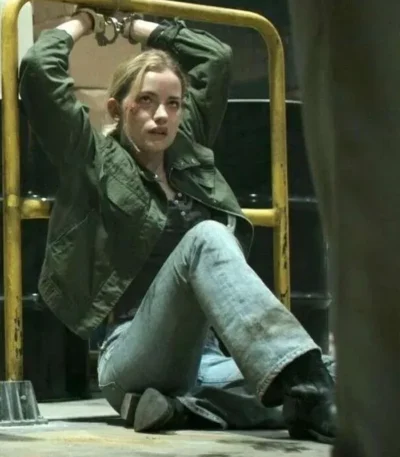 Reacher S01 Willa Fitzgerald Green Jacket