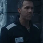 Red Notice Ryan Reynolds Prisoner Blue Jacket