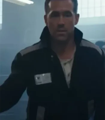 Red Notice Ryan Reynolds Prisoner Blue Jacket