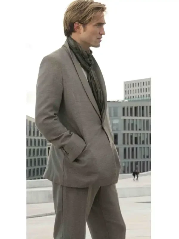 Robert Pattinson Tenet Grey Suit