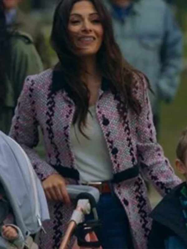 Sex/Life S02 Sarah Shahi Pink Coat