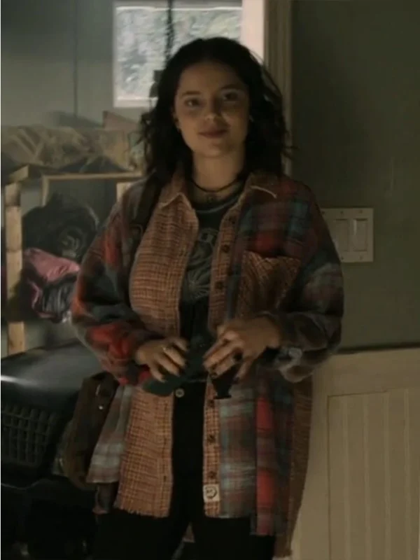 Superman and Lois S03 Sarah Cushing Plaid Shirt