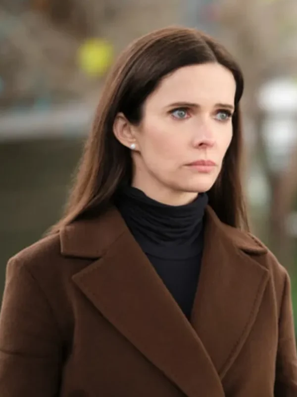 Superman and Lois S02 Lois Lane Brown Coat