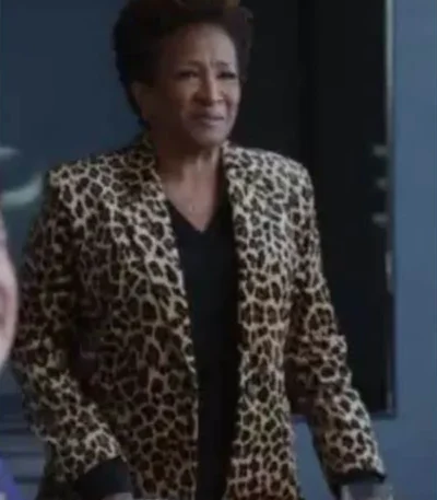 The Other Two S03 Shuli Kucerac Leopard Blazer