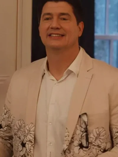 The Other Two S03 Streeter Peters Floral Blazer