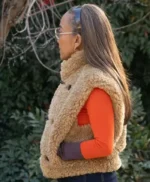 Will Trent S04 Amanda Wagner Sherpa Vest