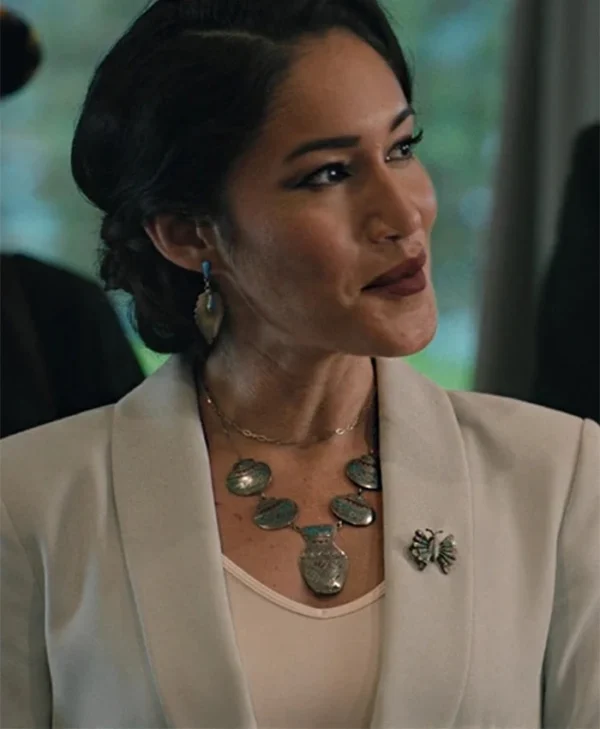 Angela Blue Thunder Yellowstone S05 White Blazer