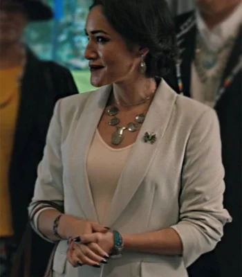 Angela Blue Thunder Yellowstone S05 White Blazer
