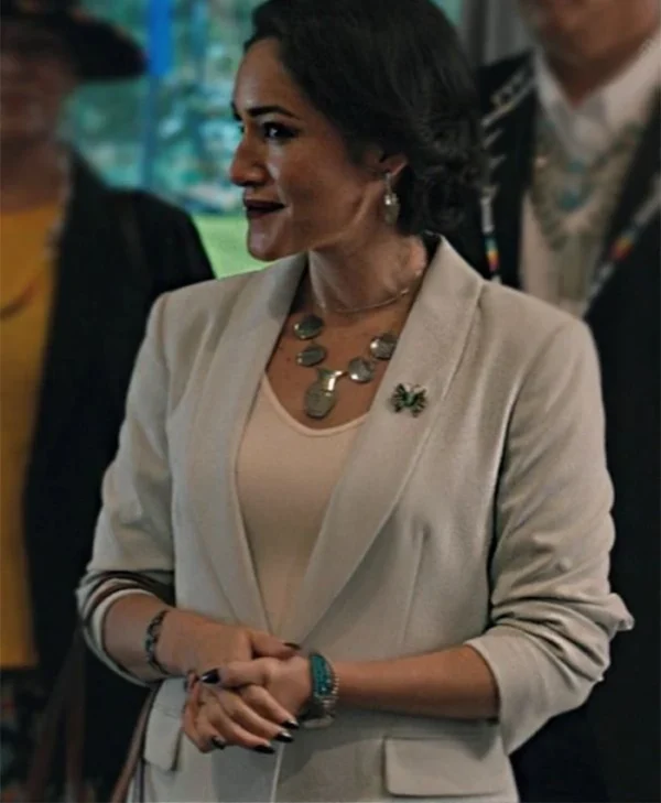 Angela Blue Thunder Yellowstone S05 White Blazer