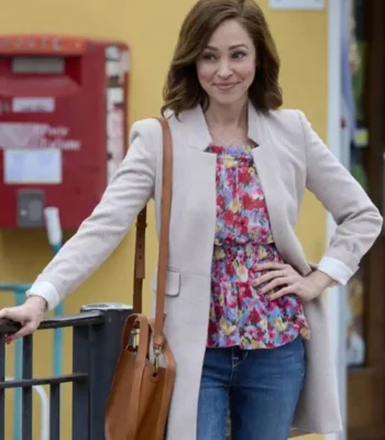 The Wedding Veil Inspiration 2023 Autumn Reeser Coat