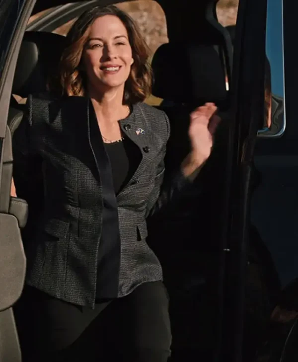Governor Perry Yellowstone S04 Black Wool Coat