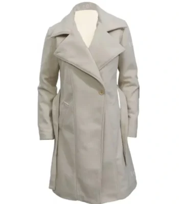 Kelly Reilly Yellowstone Beth Dutton Off White Robe Coat