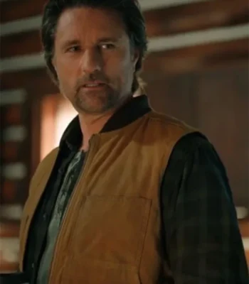 Martin Henderson Virgin River S05 Brown Vest