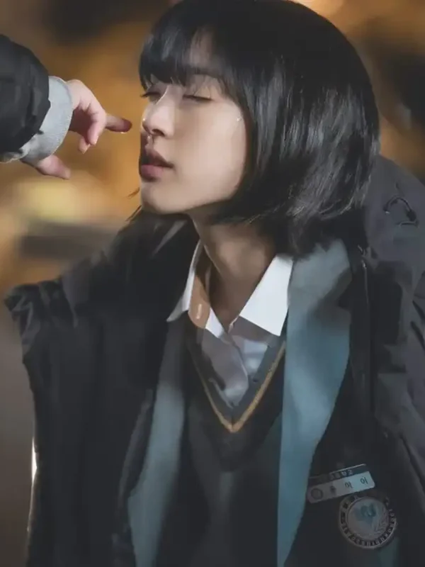 The Sound Of Magic Yoon Ah-yi Black Puffer Jacket