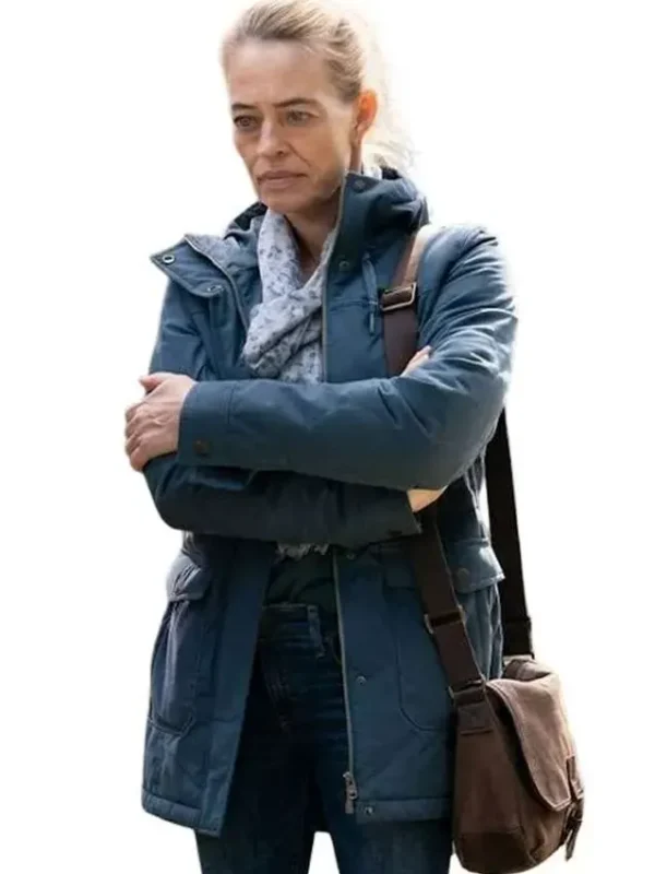 Tracker S03 Serena Jukic Blue Jacket
