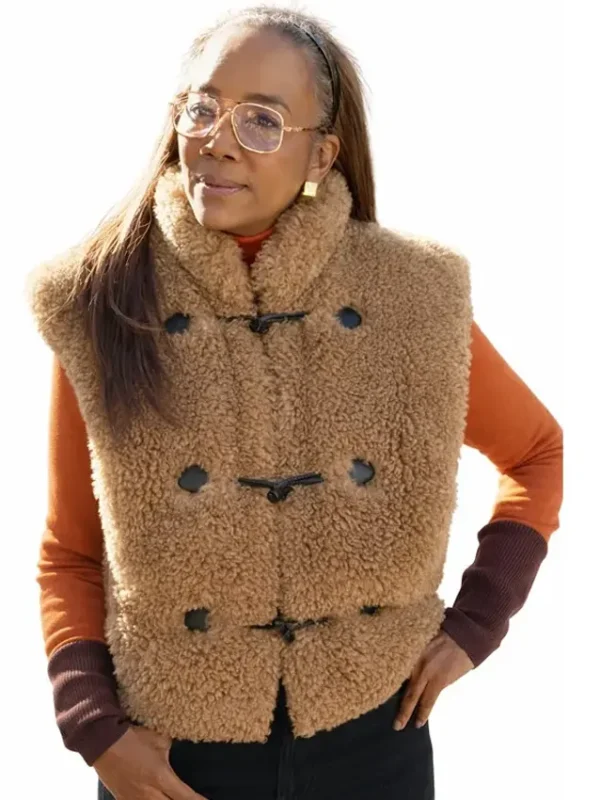 Will Trent S04 Amanda Wagner Sherpa Vest