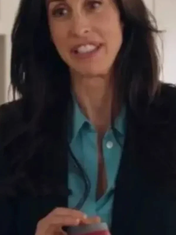 Workin’ Moms S05 Catherine Reitman Black Blazer