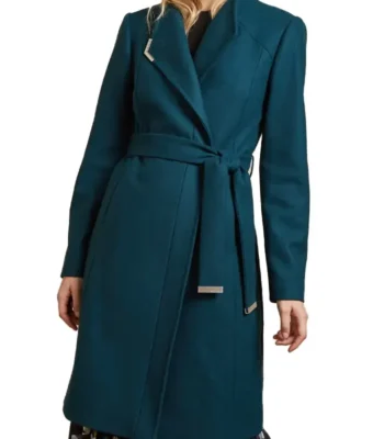 Workin’ Moms S05 Catherine Reitman Green Coat