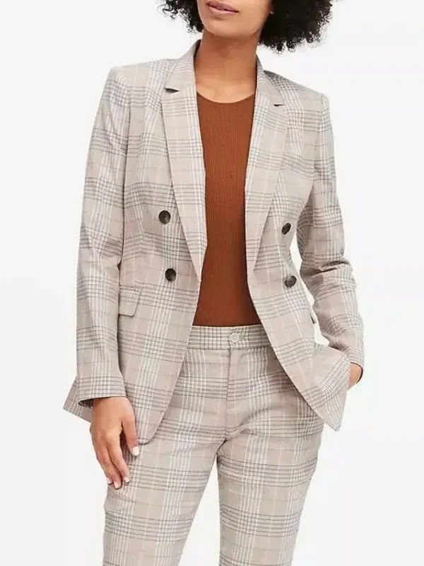 Workin’ Moms S05 Frankie Coyne Plaid Blazer