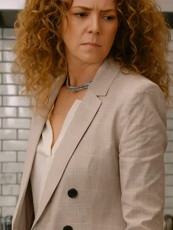Workin’ Moms S05 Frankie Coyne Plaid Blazer