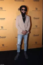 Yellowstone S05 Denim Richards Premiere Tan Blazer