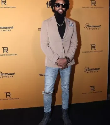 Yellowstone S05 Denim Richards Premiere Tan Blazer