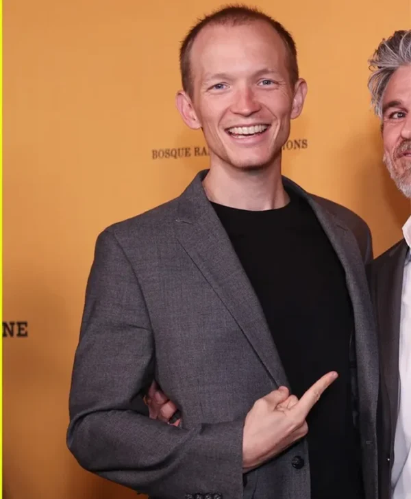 Yellowstone S05 Jefferson White Premiere Grey Suit