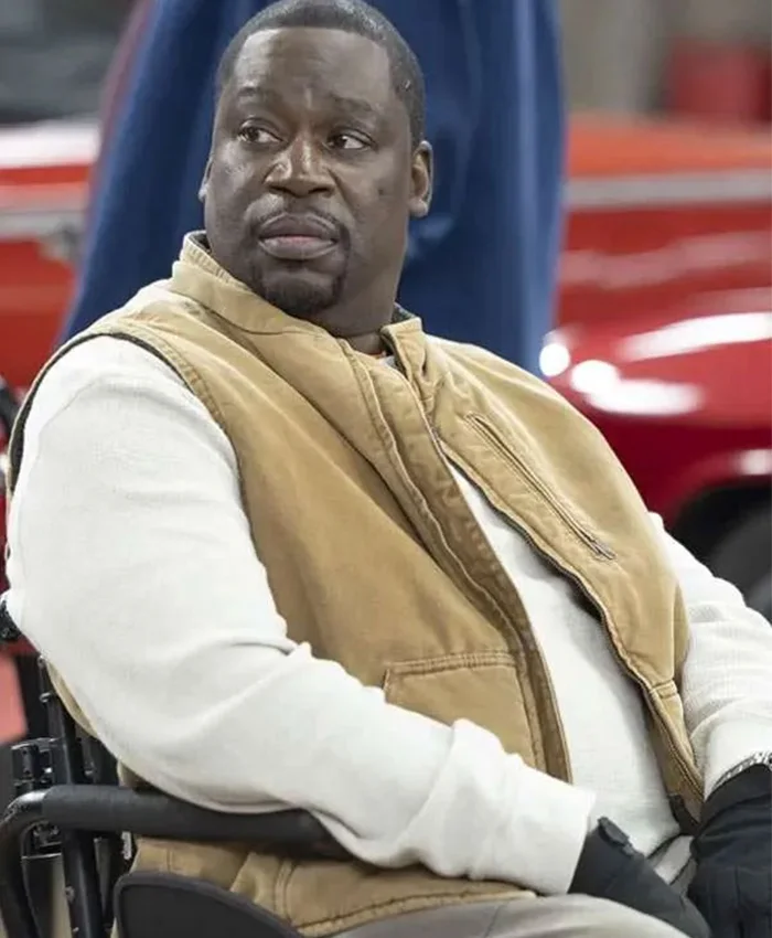 Daryl Mitchell Shifting Gears S01 Brown Vest Daryl Mitchell Shifting Gears S01 Brown Vest