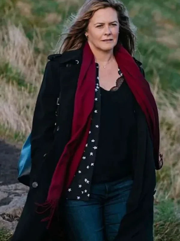 Fiona Sharpe Irish Blood S01 Black Coat