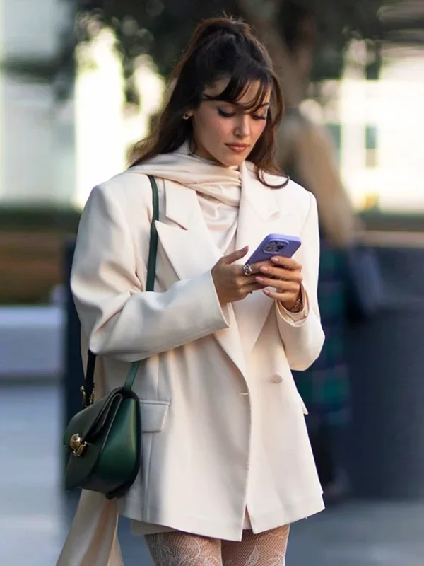 Hande Erçel Reminder S01 White Coat
