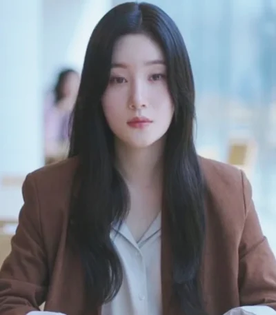 Jung Chae-yeon Beyond the Bar S01 Brown Blazer