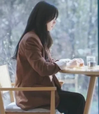 Jung Chae-yeon Beyond the Bar S01 Brown Blazer