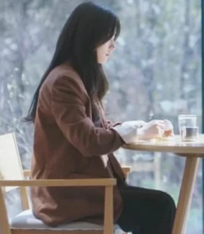 Jung Chae-yeon Beyond the Bar S01 Brown Blazer