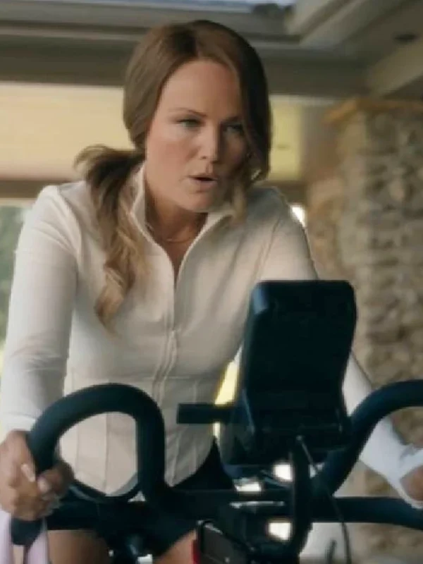 Malin Akerman The Hunting Wives S01 White Jacket