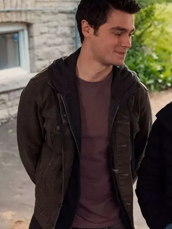 Marcus Baker Ginny & Georgia S03 Brown Denim Jacket