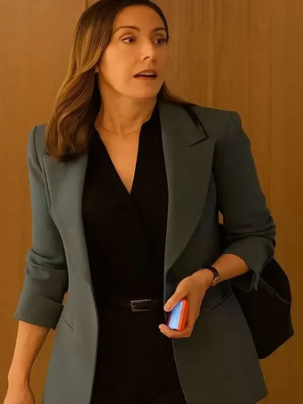 Molly Parker Doc S02 Grey Blazer