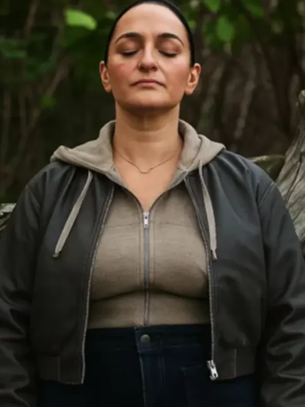 Sara Tomko Resident Alien S04 Cropped Leather Jacket