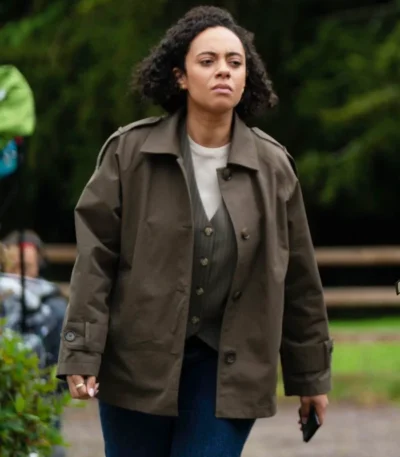 Saskia Ashdown Karen Pirie S02 Brown Coat