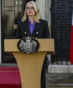 Vivienne Toussaint Hostage S01 Black Suit